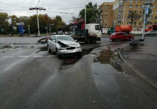 В Минске при столкновении Audi и Skoda пострадал 25-летний парень