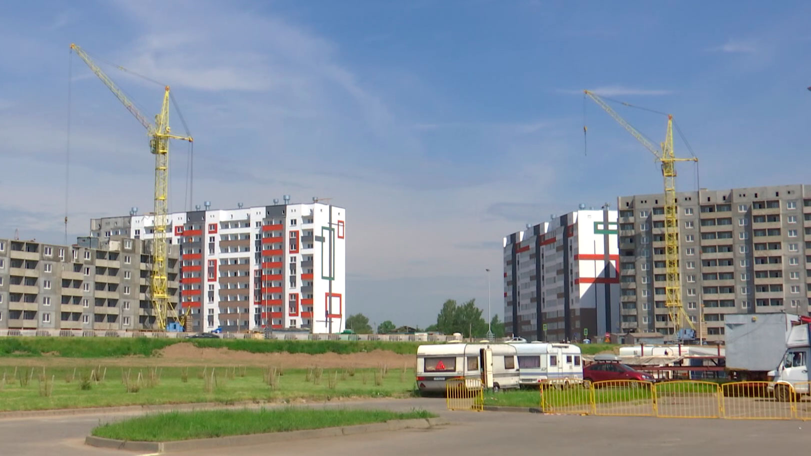 «Очередь нуждающихся существенно сократилась». Сколько семей получат ключи от квартир в Витебской области?