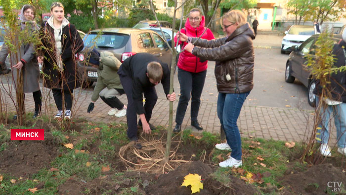 «Помочь родному городу». Во всех районах Минска прошли субботники-28