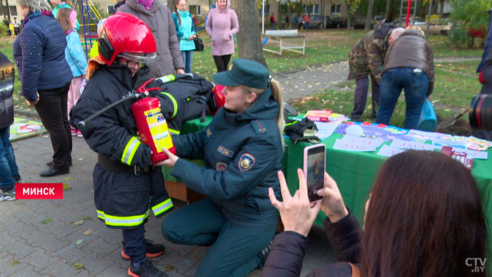 «Помочь родному городу». Во всех районах Минска прошли субботники-40