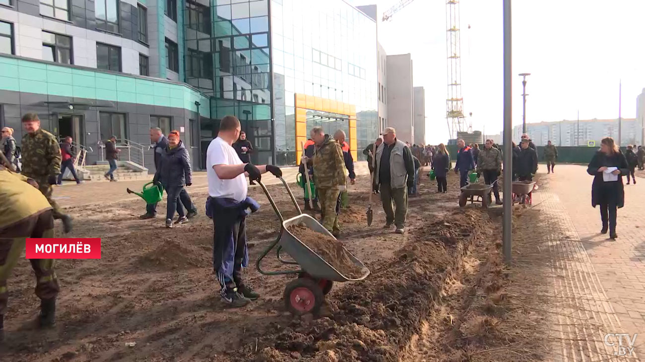 Председатель Могилёвского облисполкома на субботнике: вот это единство, что все вместе, должно как девиз сегодня послужить-1