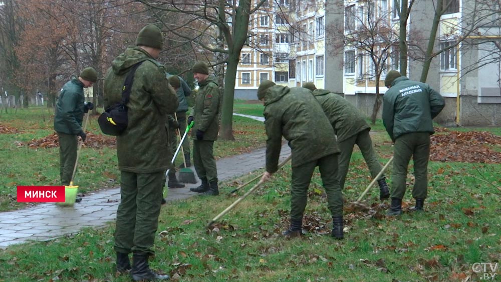 «Военные помогут». Трудовой десант из Военной академии и БГУ убрал более 30 придомовых площадок-1