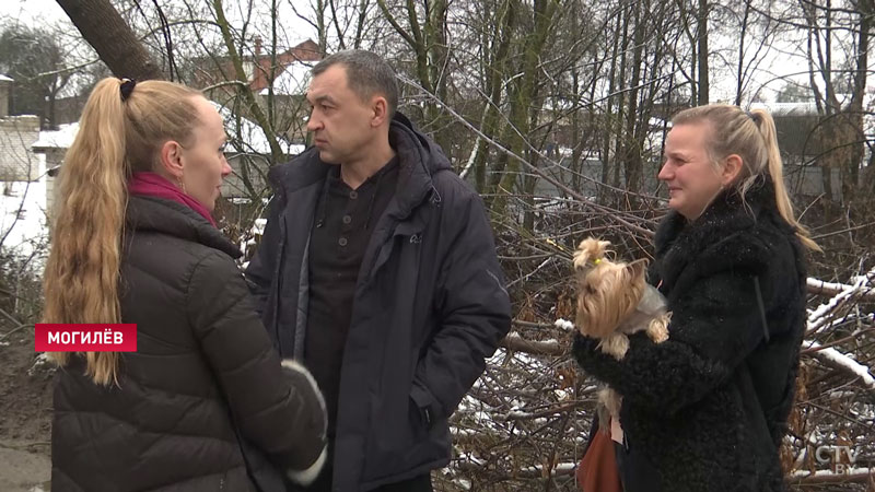 «Завезённый грунт загрязнён нефтепродуктами». Стихийную свалку в частном секторе Могилёва засыпали токсичной землёй-7 «Завезённый грунт загрязнён нефтепродуктами». Стихийную свалку в частном секторе Могилёва засыпали токсичной землёй-7
