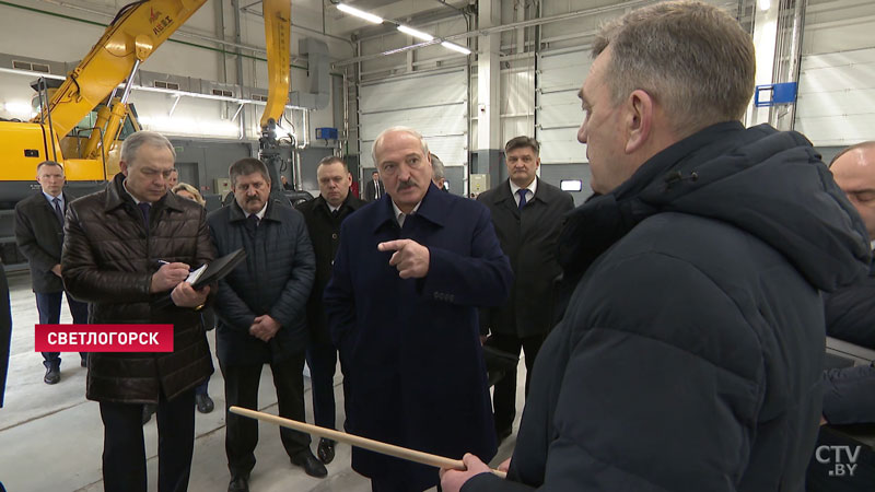«Вам надо возвращать кредит, который вы взяли». Подробности рабочей поездки Президента в Светлогорск -25 «Вам надо возвращать кредит, который вы взяли». Подробности рабочей поездки Президента в Светлогорск -25