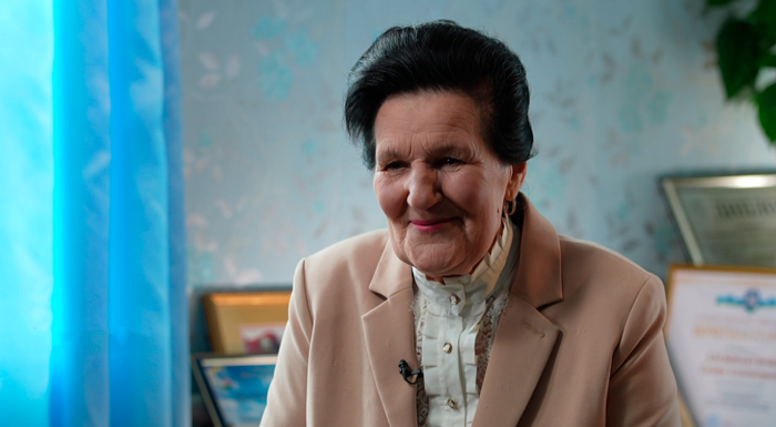 Галина Касымакунова: Президент правительство жёстко держит. Так же и народ надо, чтобы дисциплина была! Галина Касымакунова: Президент правительство жёстко держит. Так же и народ надо, чтобы дисциплина была!
