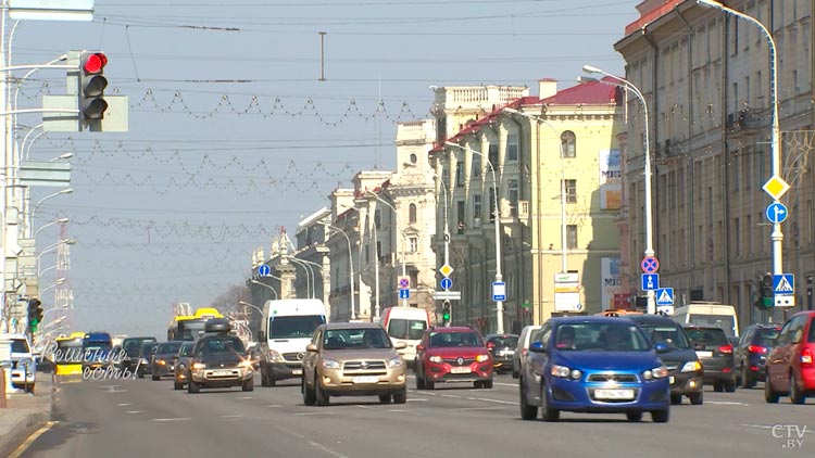 Отсутствие оклейки – меньшее из зол. Какие ПДД чаще всего нарушают таксисты?-19