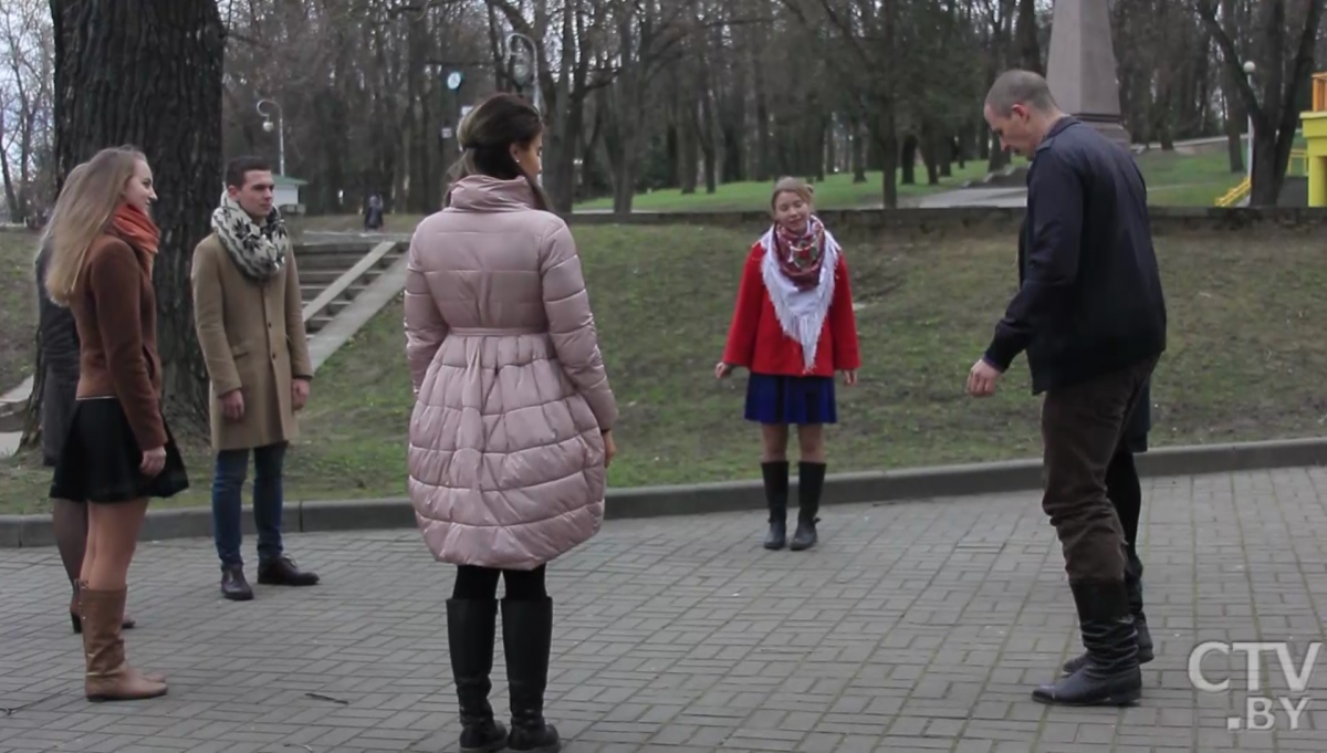 «Танцуем для сами себя, для своей радости». В центре Минска можно постичь азы белорусских народных танцев-4