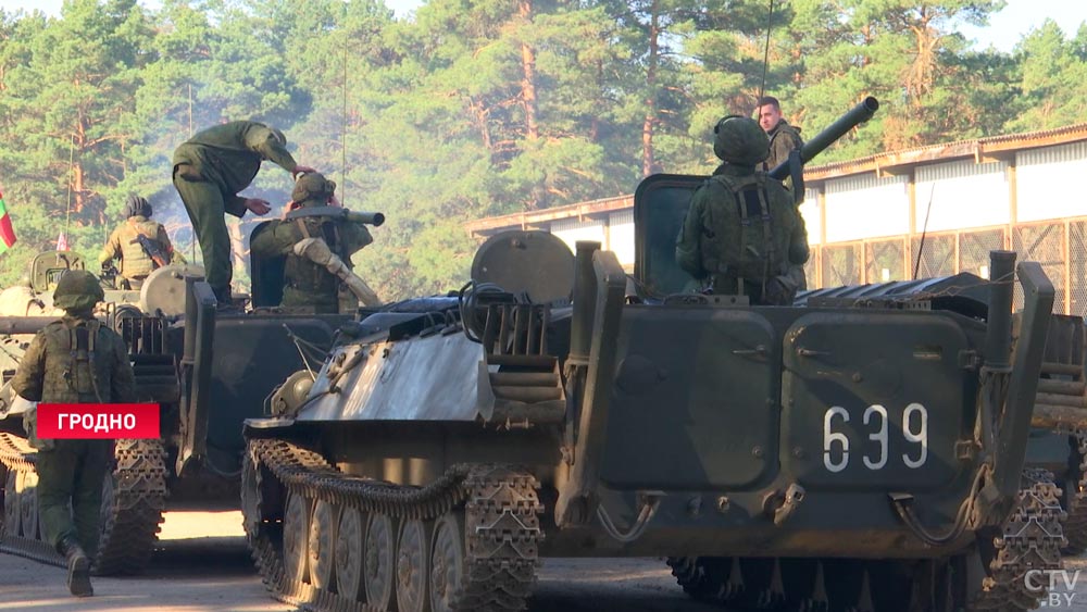 Маршрут по лесным дорогам. Гродненские военные отправились в назначенный район в рамках проверки сил реагирования-1