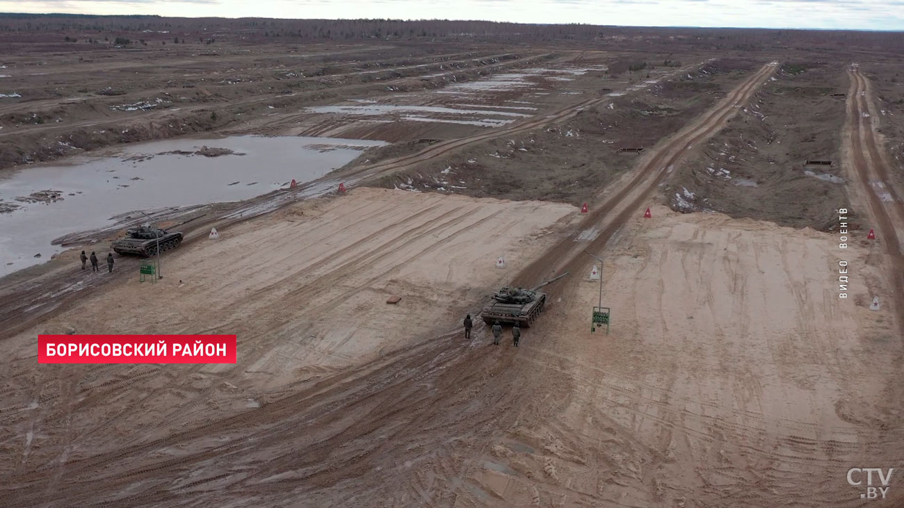 Танкисты и мотострелки тренируются на полигоне под Борисовом -1