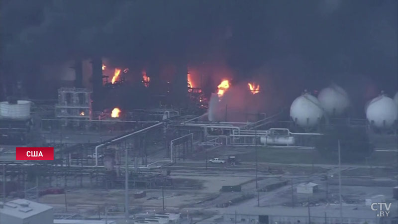 В Техасе пожар на химическом заводе удалось локализовать-4