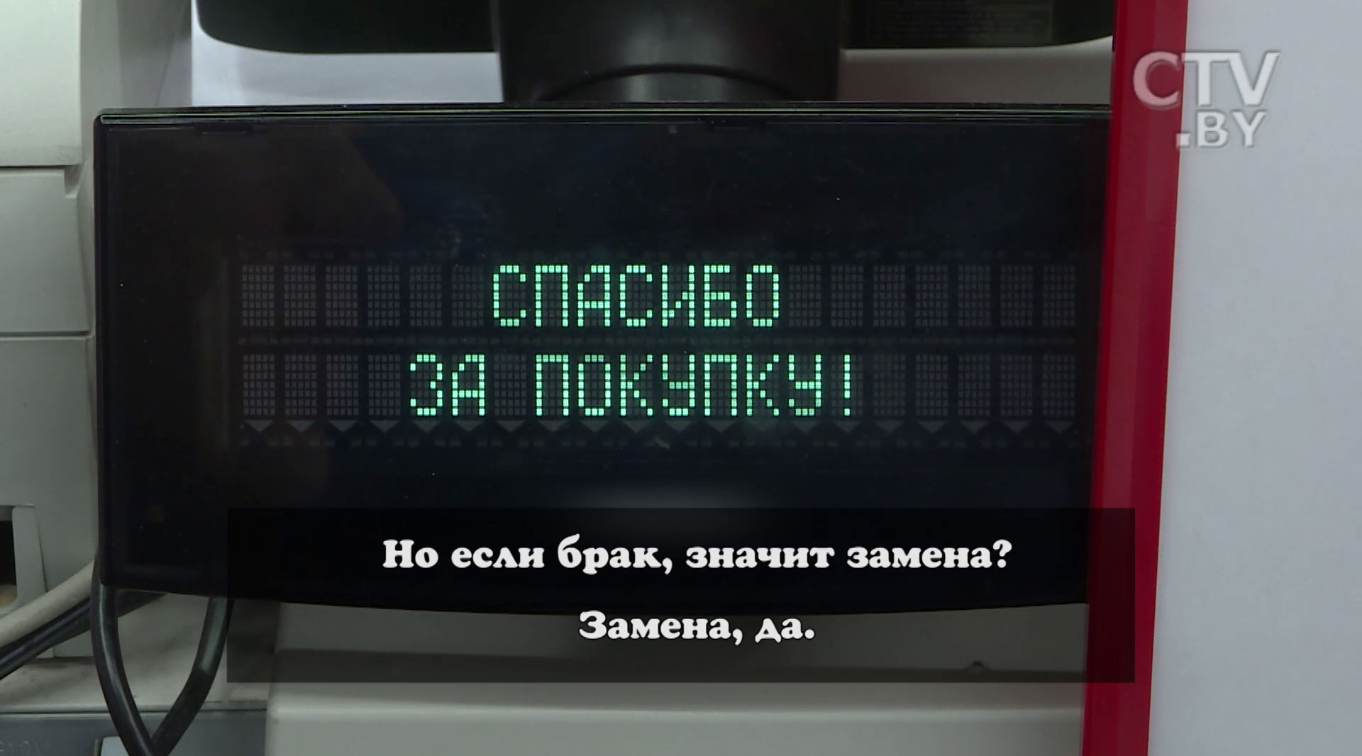 Новый телевизор пугает семью по ночам треском и скрипом: посторонние звуки от техники – это не брак?-4