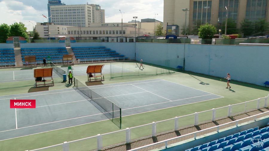 Первенство Беларуси по теннису U18 проходит в Минске. Что говорит Александр Василевский?-1