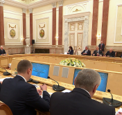 Президент Беларуси: «Система здравоохранения справляется, запас есть, но расслабляться нельзя»