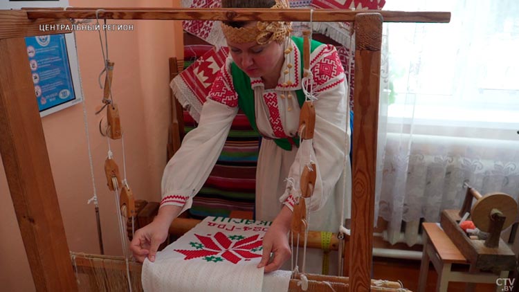 Белоруска возродила технику ткачества на ниту. Посмотрите, какие пояса делает мастерица-1