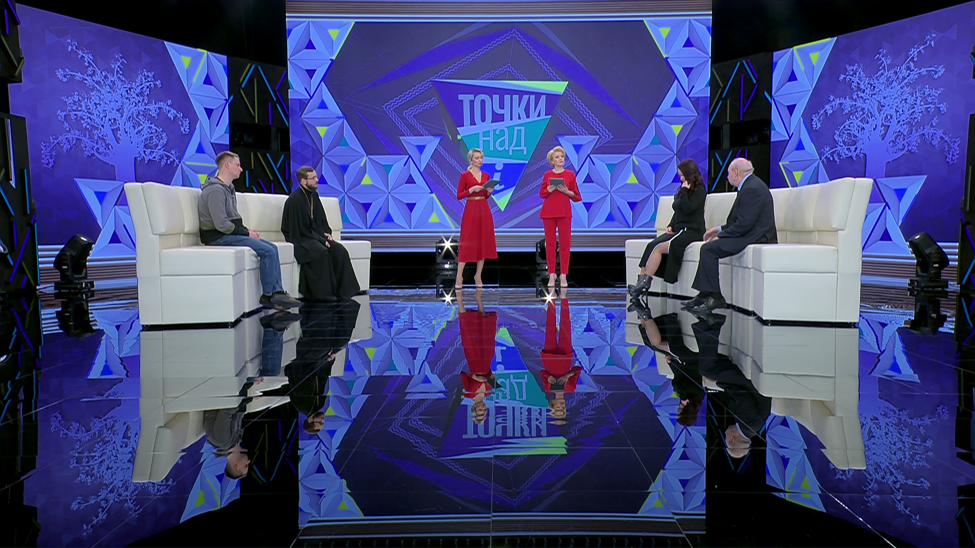 Приходят, приносят еду, свечи зажигают. Только ли на Радуницу белорусы поминают усопших на кладбище?