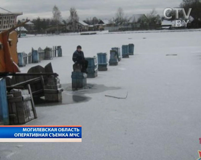 Случайный прохожий спас ребенка, которые едва не утонул в ледяной воде витебской реки