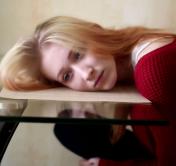 Из-за чего возникает страх одиночества? Разбираемся с психологом