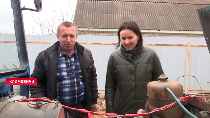 «Пускай немцы завидуют». Что получится, если соединить двигатель Mercedes и коробку от ГАЗа? Белорус собрал трактор мечты-1