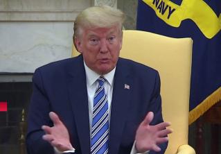 Дональд Трамп приравнял мясокомбинаты к оборонным предприятиям