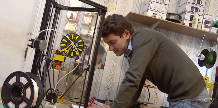 Лавочки из пластиковых бутылок будут печатать на 3D-принтере в Беларуси