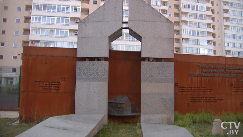 Троицкое предместье: какой дом самый старый, почему их красили в разные цвета, а мост прозвали Хлусовым-36