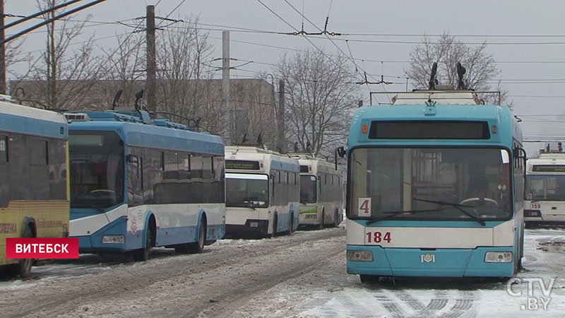 В Бресте по городу пустили «исторический» троллейбус