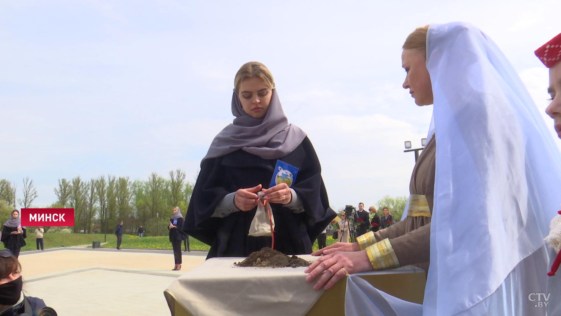 «Во славу общей Победы»: 4 мая передали капсулы с мест захоронений Витебской области и Минска-16 «Во славу общей Победы»: 4 мая передали капсулы с мест захоронений Витебской области и Минска-16