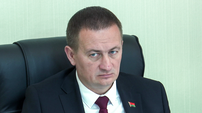 «Все наши проблемы решатся». Турчин встретился с жителями Минской области и ответил на их вопросы