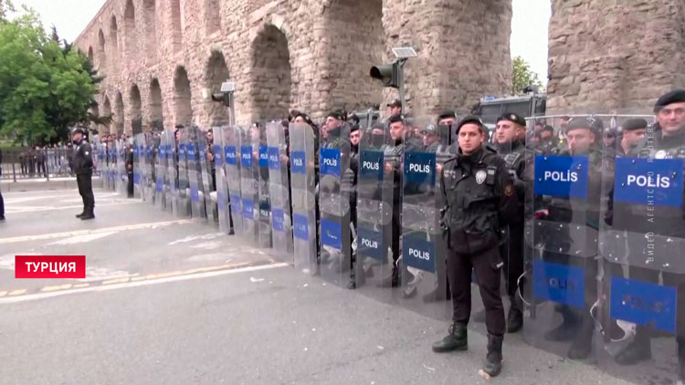 Полиция Стамбула задержала более 140 участников первомайского митинга-4