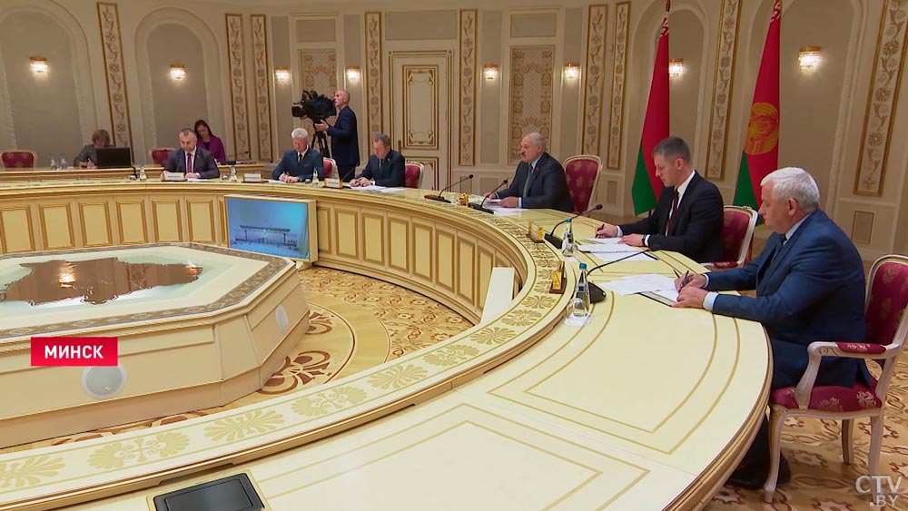 Губернатор Пермского края: нам нужно подумать над прямым рейсом между Пермью и Минском-1