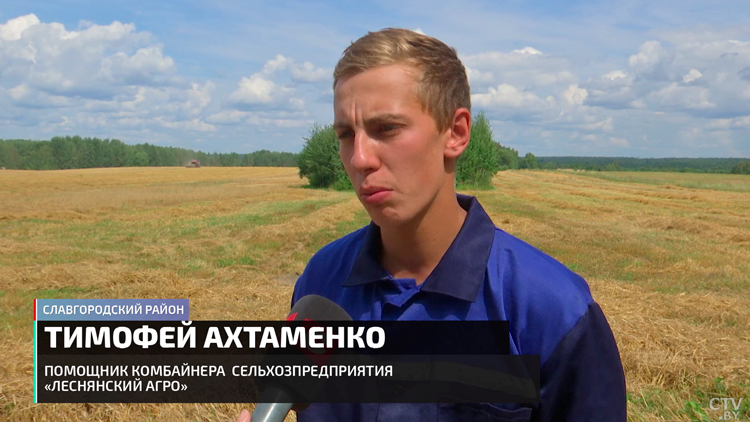 Не жалеют времени и сил! Почему молодые белорусы с каждым годом всё активнее участвуют в уборочной?-16