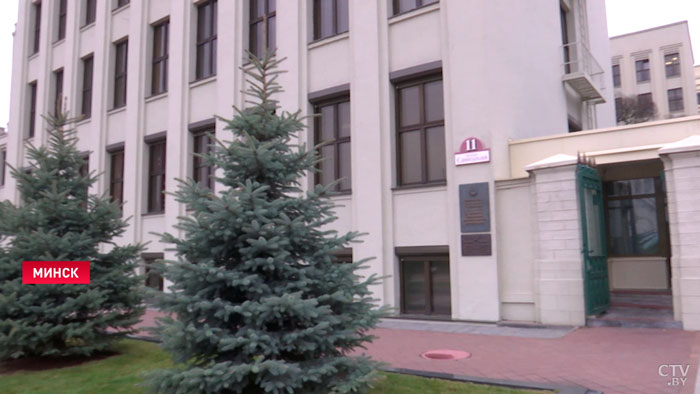«Поправки делают Конституцию Беларуси более демократичной». Наблюдатели об изменениях Основного закона-10 «Поправки делают Конституцию Беларуси более демократичной». Наблюдатели об изменениях Основного закона-10
