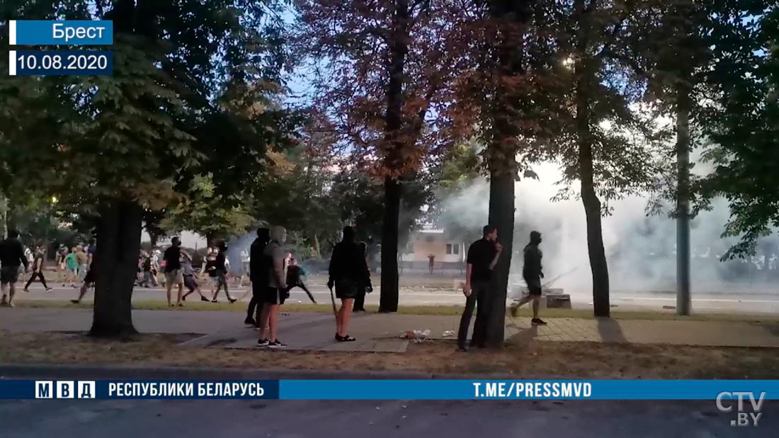 Участники «договорных драк» нападали на правоохранителей во время протестных акций в Бресте-4
