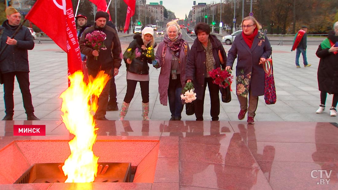 Участница мирного марша в Минске: дочь говорит, что революцию делают молодые, потому что старые думают о последствиях-13