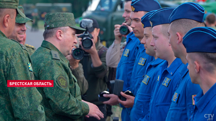 Показали полякам, как надо летать! Хренин про польский вертолёт в Беларуси-10