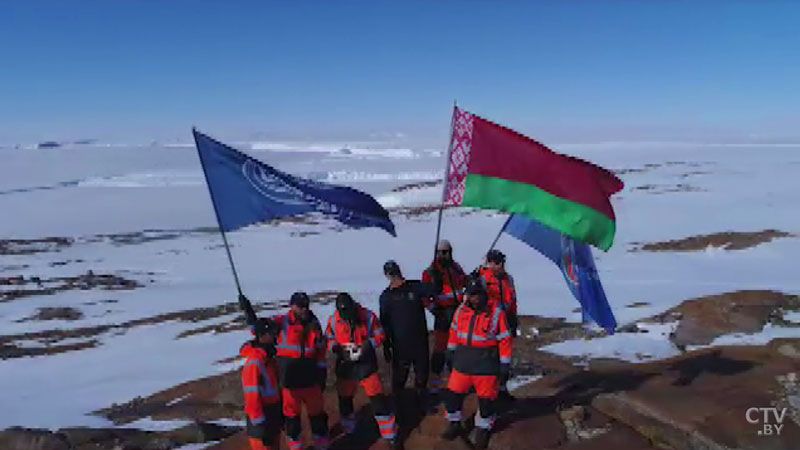 Полярники поздравили белорусских учёных с Днём науки -12