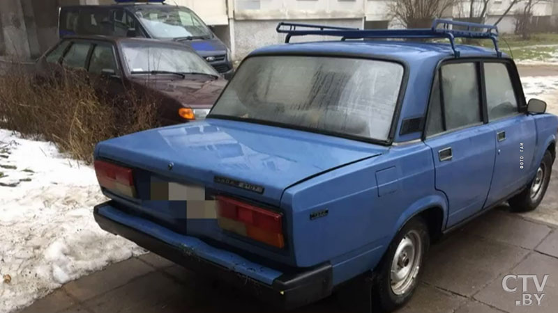 В Минске два друга пытались угнать шесть автомобилей, а на одном из них попали в ДТП-1