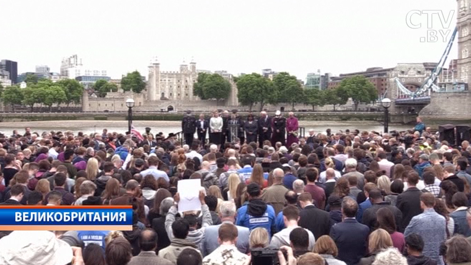 В память о погибших в теракте в Лондоне в Великобритании 6 июня объявлен Днем национального траура-1