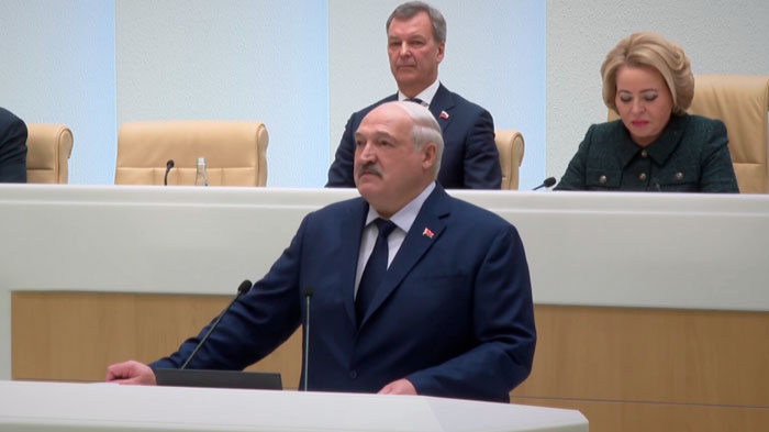 Лукашенко: у нас же был период национализма во времена Шушкевича, и мне пришлось это всё развернуть