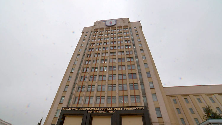 Президент подписал указ, которым корректируются правила приёма в вузы и ссузы Президент подписал указ, которым корректируются правила приёма в вузы и ссузы