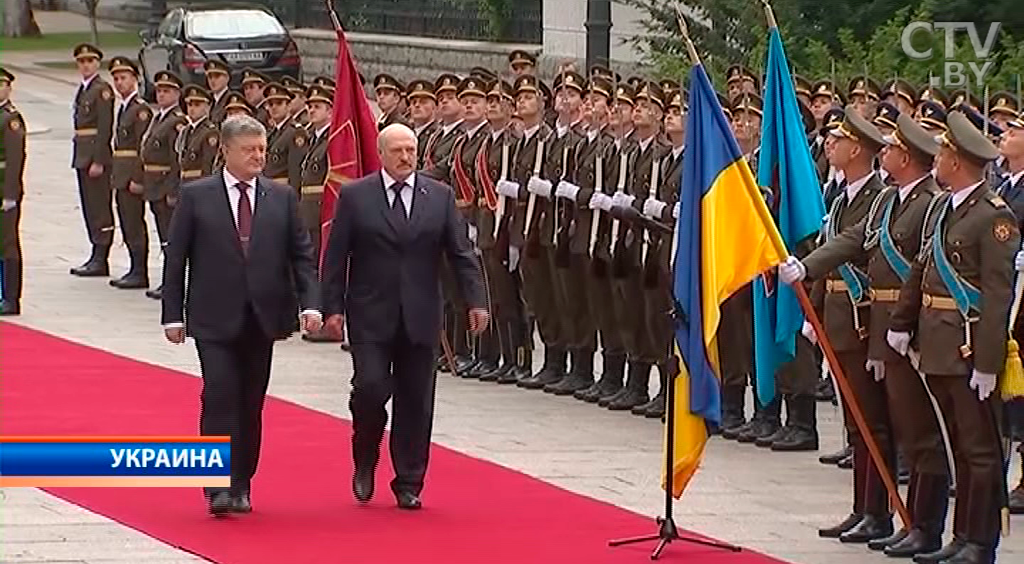Александр Лукашенко в Киеве: Мы сегодня очень много говорили о сотрудничестве в интересах Луганской и Донецкой областей-1 Александр Лукашенко в Киеве: Мы сегодня очень много говорили о сотрудничестве в интересах Луганской и Донецкой областей-1