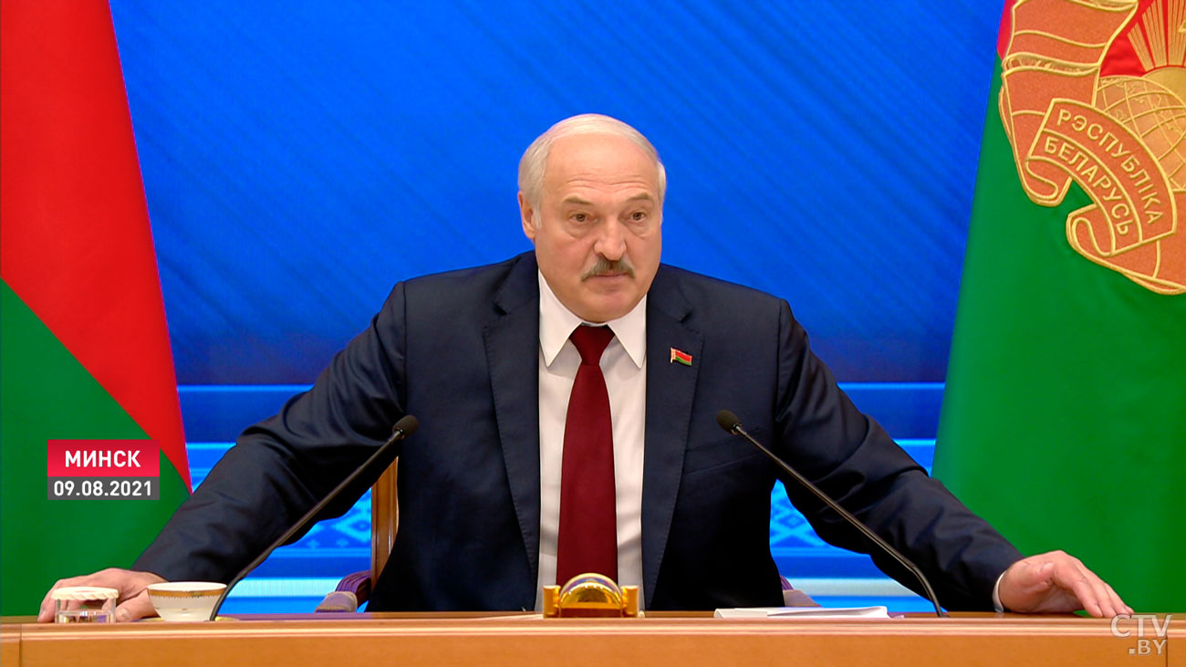 Лукашенко про Зеленского: зачем ты боевиков готовишь на территории Украины и оружие забрасываешь к нам сюда?-1