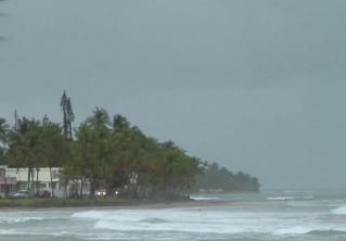 Ураган «Умберто» усилился до первой категории опасности 