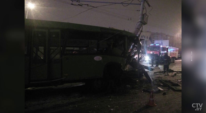 Стала известна причина ДТП в Уручье: «Водитель почувствовал ухудшение самочувствия»-1