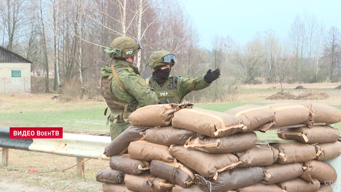 «Мы считаем, что выполняем очень важную задачу». Белорусские военные продолжают усиление границ-1