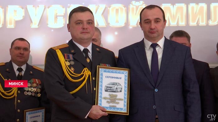 «Чтобы всё было штатно». Александр Турчин поздравил сотрудников МВД с профессиональным праздником-10