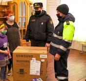 Сотрудники РУВД потратили денежную компенсацию на стиральную машину для детей-сирот