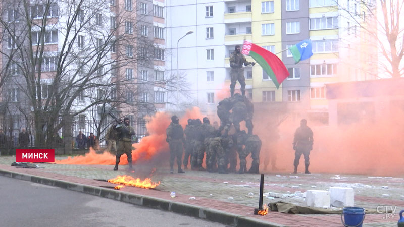 «Понял, что такое дружба в армии только». В Беларуси началось увольнение в запас сержантов и солдат-срочников-12