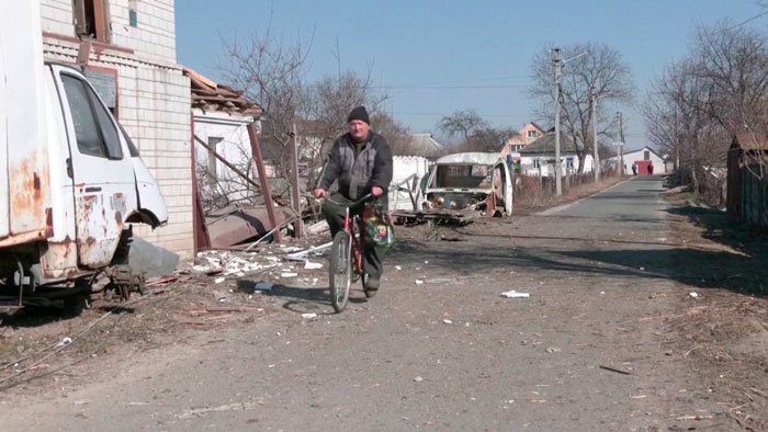 «Молодые люди, страшные, в наколках». В Мариуполе продолжаются бои после отказа украинских военных сложить оружие-1