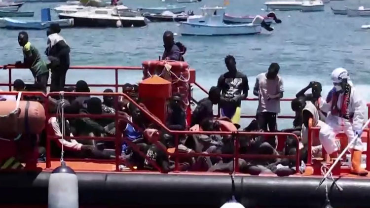 В Средиземном море погибли более 300 детей-мигрантов из Северной Африки В Средиземном море погибли более 300 детей-мигрантов из Северной Африки